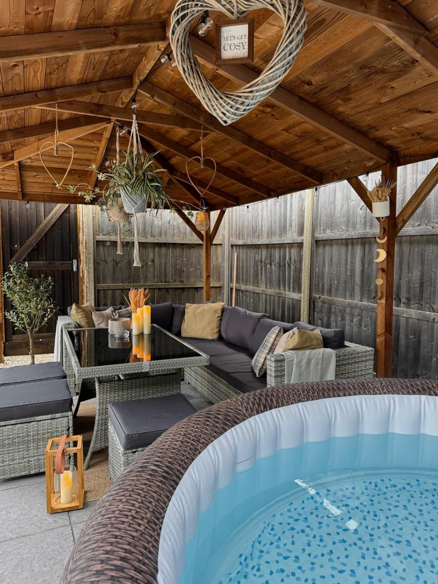 Barn With Hot Tub Villa Goff's Oak Ngoại thất bức ảnh